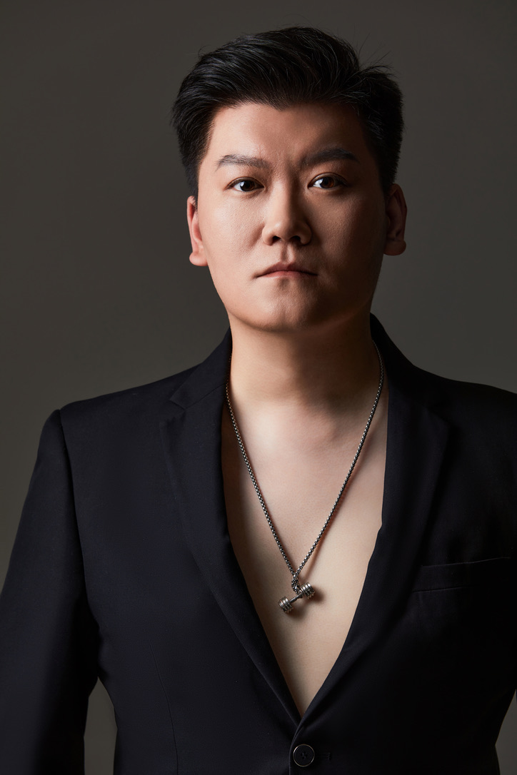 Portrait of Dr. Jietong Fu